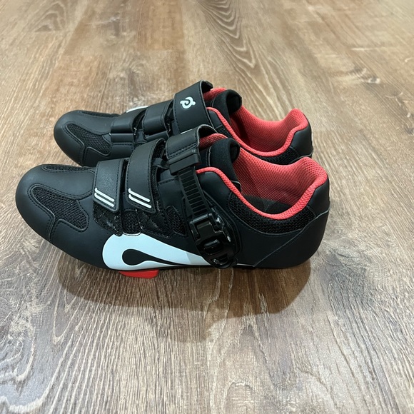 Peloton Cycling Shoes EU size 40 Women’s size 9; Mens size 7 - Box Included - Picture 5 of 9